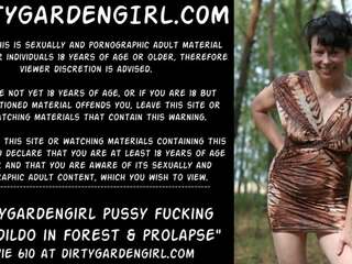 Dirtygardengirl cochon chatte baise avec énorme gode publique