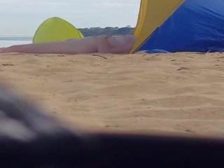 Erotic milf spied la plaja (please cometariu)