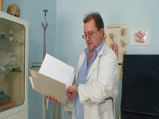 Szőrös hoo hoo nagymama látogatások pervy női medico